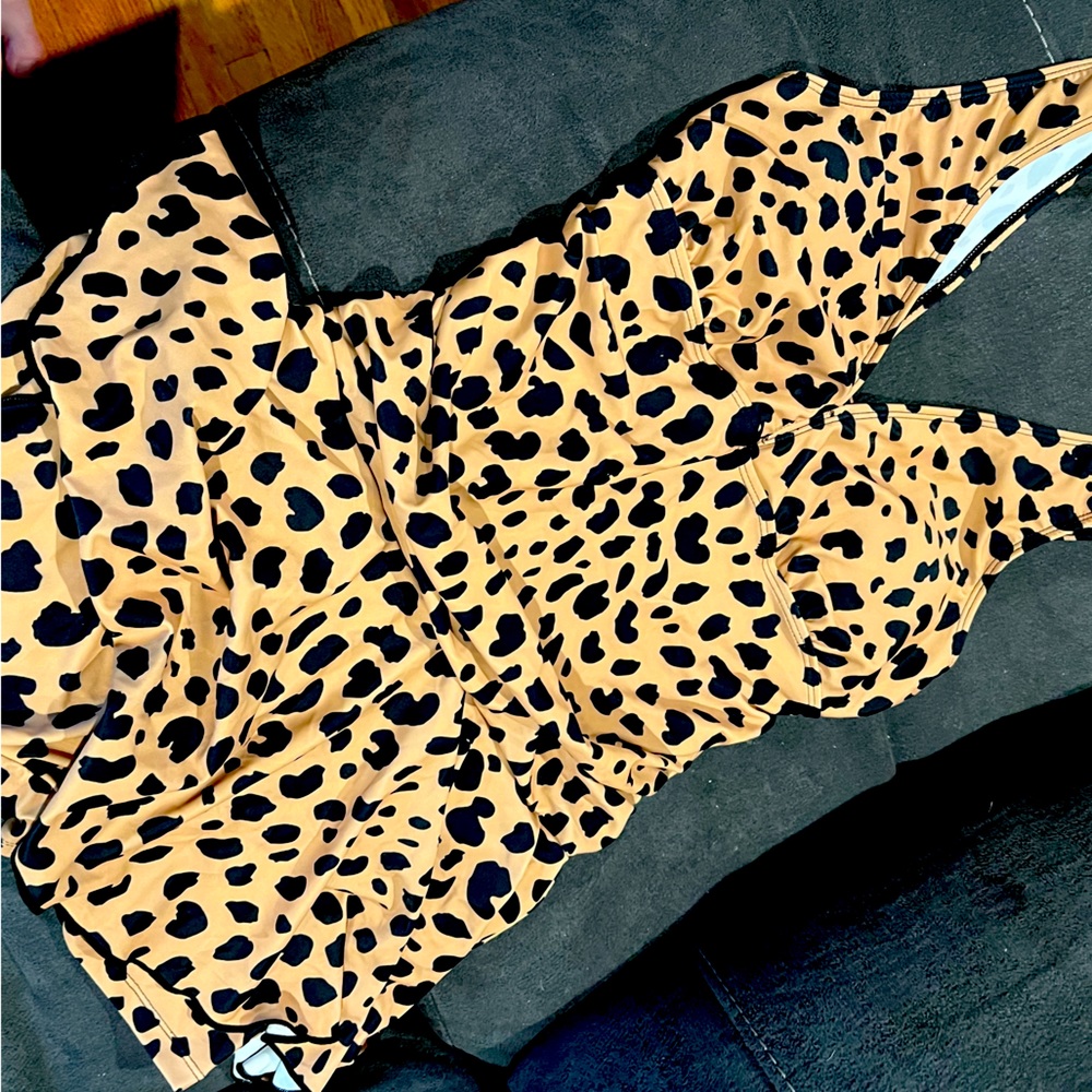 Women’s one piece bathing suit